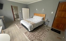 York-R102 Airport Road - Modern Comfort